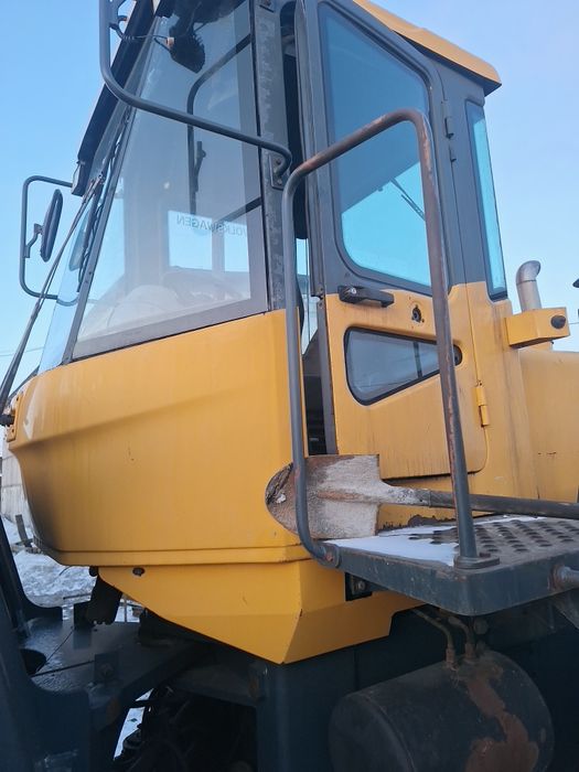 продам фронтальный погрузчик 3 кубовый