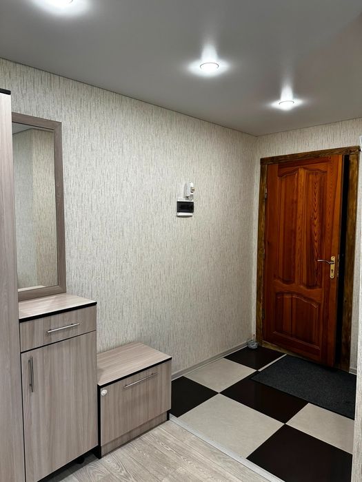 Продам 3 ком квартиру 2/5 в р-оне Бэста