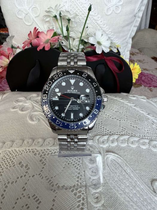 Часовник Rolex.