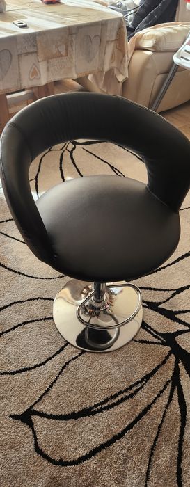 Регулируем бар стол