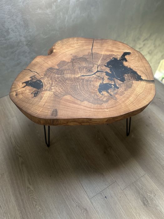 Уникална маса от масив дъб и метал