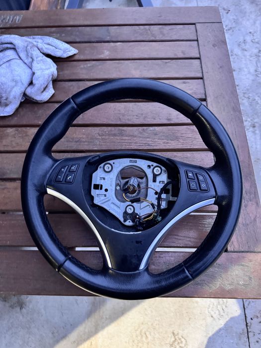 Volan Sport BMW E90 E91 E92 E93 E87 E82 E81 E88 X3