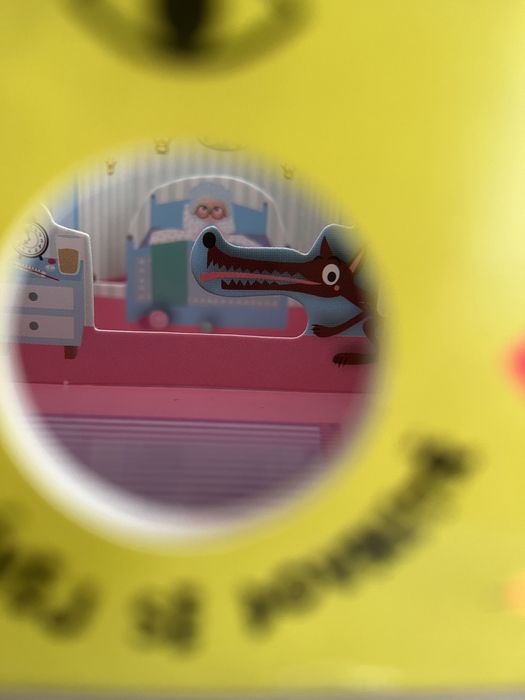 Povestea Scufiței Roșii tip diafilm