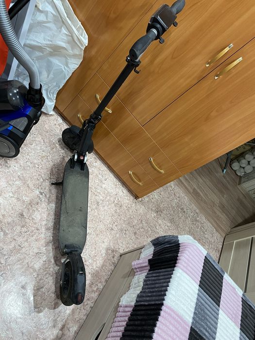 Продам самокат 60.000