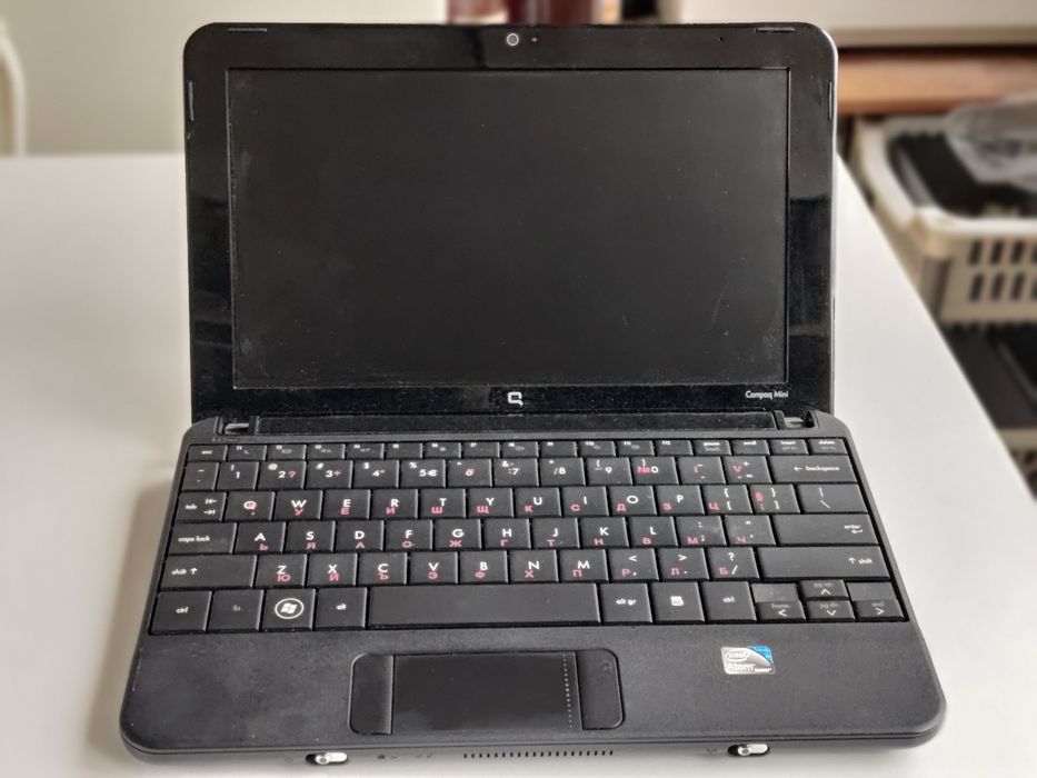 Колекционерски винтидж Мини Лаптоп COMPAQ MINI 110
В пълна