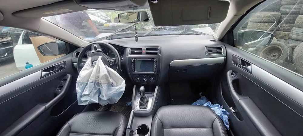 Dezmembrari Volkswagen Jetta 2014 2.5 V5 benzina