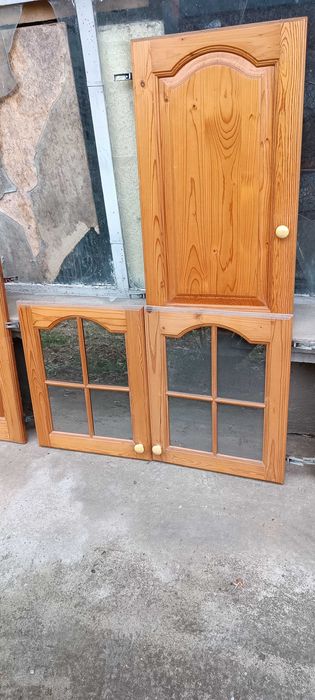 Вратички за кухненско обзавеждане.