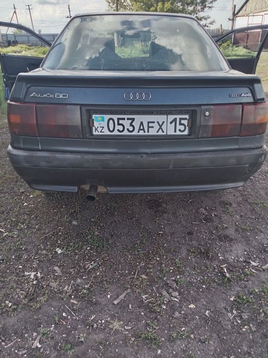 Продам ауди б3  1.8