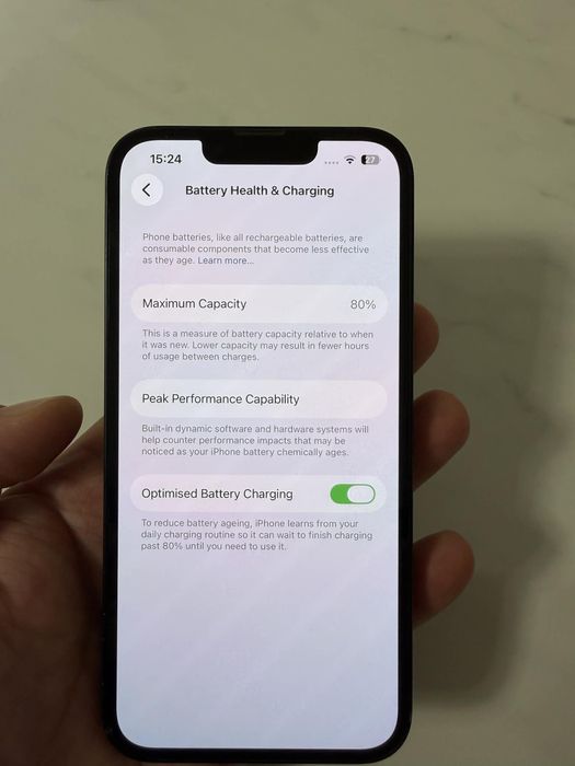 Vand iphone 13 albastru in stare foarte buna