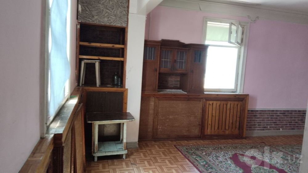 Продам квартиру 1/6/9 (42 кв м)массив Панельный