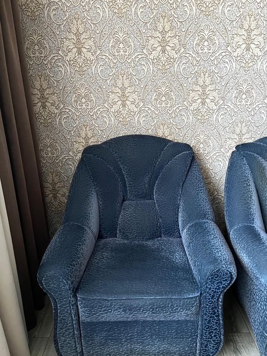 Диван и два кресла