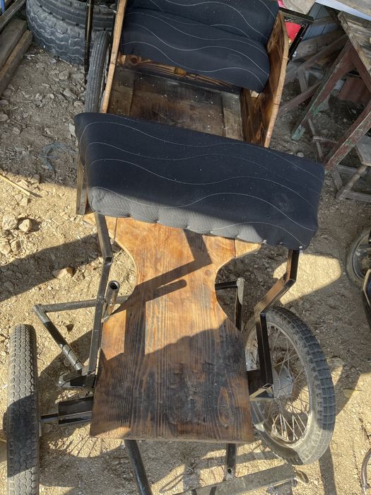 Vand sareta pentru ponei