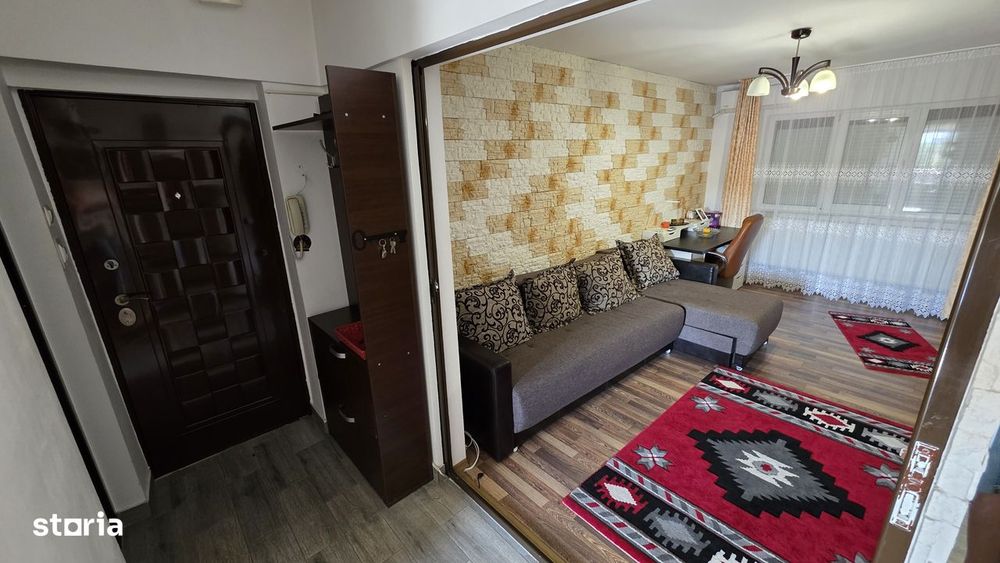 Vand ap cu 3 camere zona Posta 4