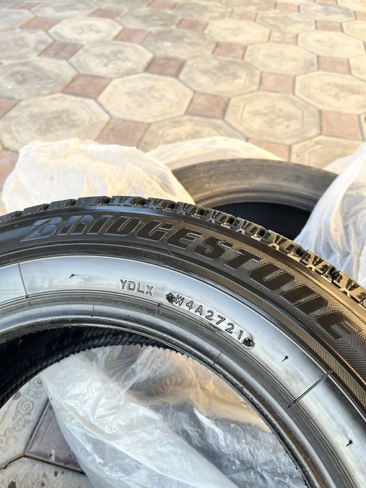комлпект резины BRIDGESTONE