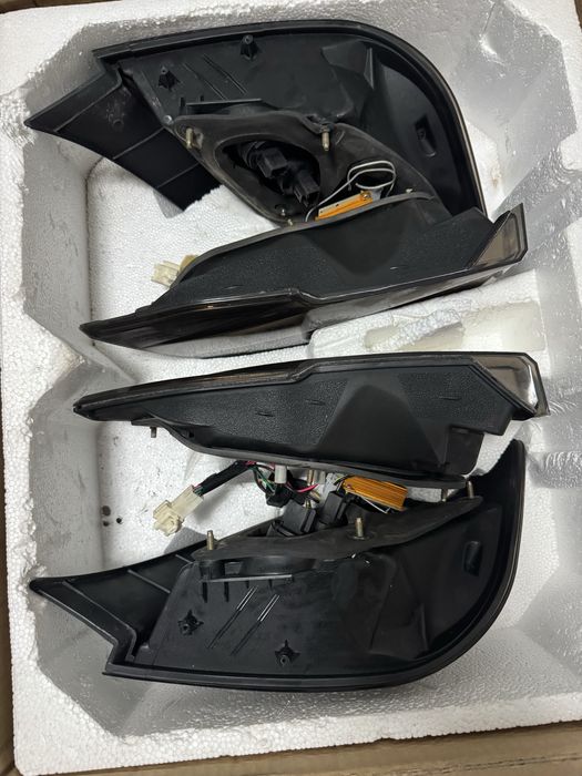 Продам задние фонари