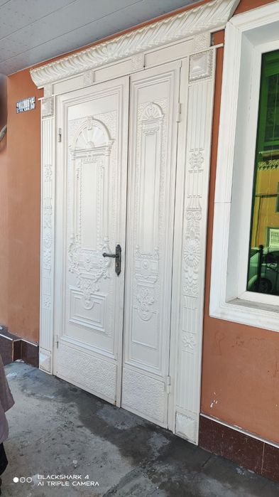 Входная дверь и ворота