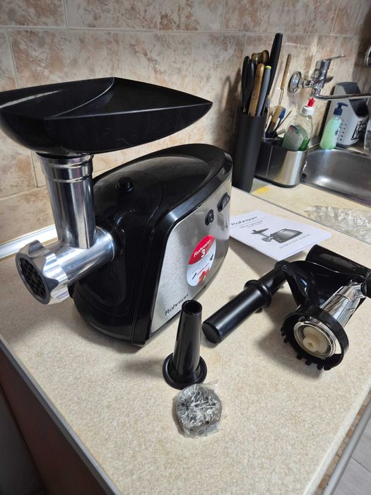 Продавам месомелачка Rohnson R-5435, 2100 W