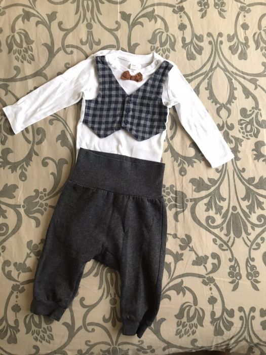 Vând set bebeluși H&M