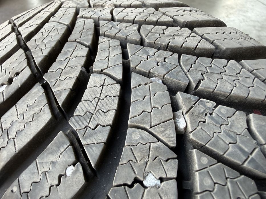 4бр. КАТО НОВИ Зимни Гуми 165/70R/14 -SEMPERIT- DOT:3525+4123- 8.2мм+6.1мм.