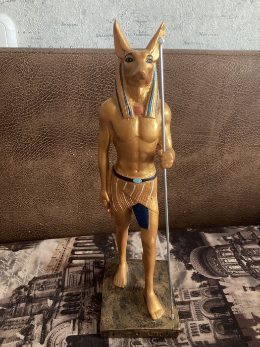 Статуэтка Анубиса привезена с Египта