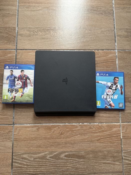 Vand consola Playstation 4 Slim fara cabluri si fara controllere