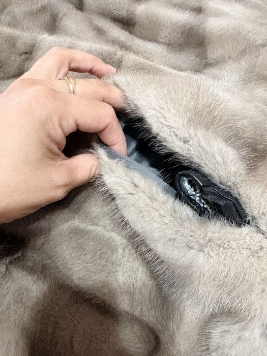 Пролам норковую шубу