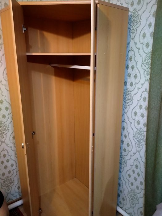 Шкаф угловой вместительный