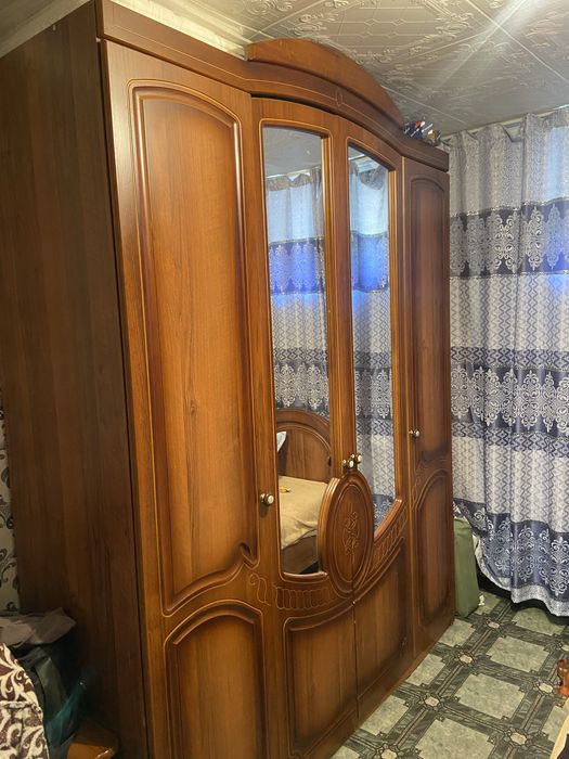 Продается спальный гарнитур