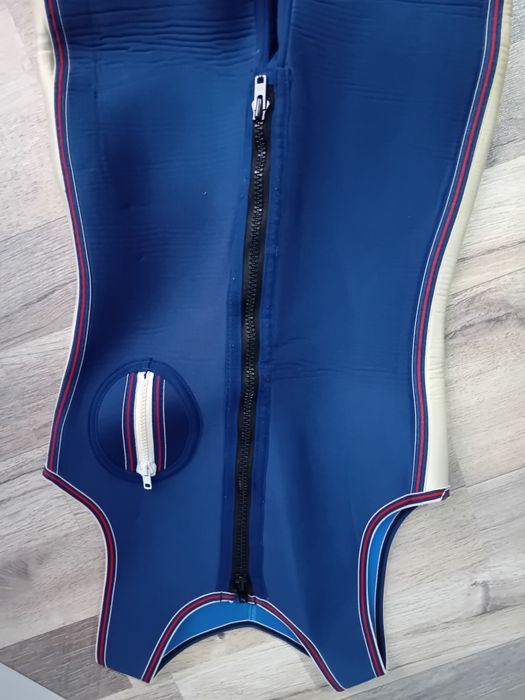 Vând costum de neopren termic