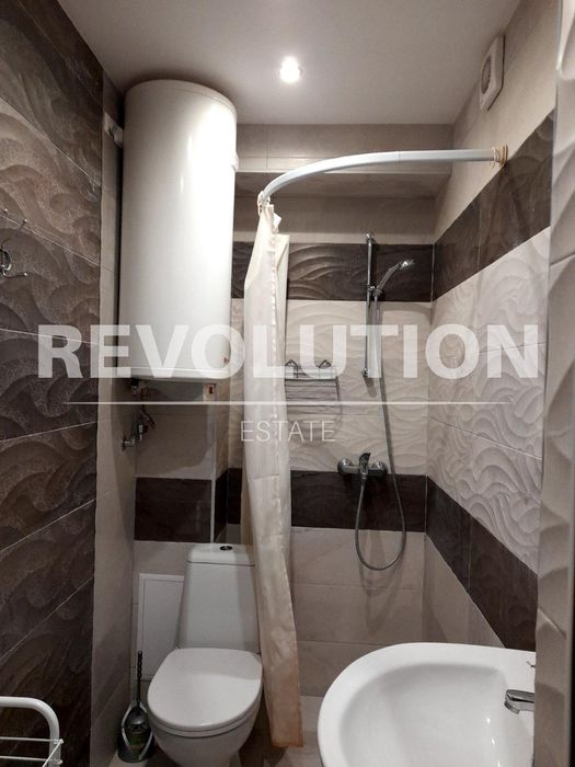 Дава се под наем Едностаен апартамент в Варна, Център - 40 кв.м за 475 € - Снимка #5