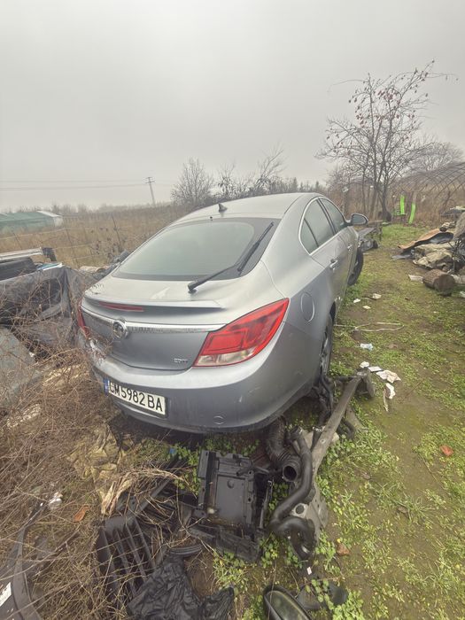 Opel Insignia 2010 2.0 CDTI – оригинални части, всичко здраво