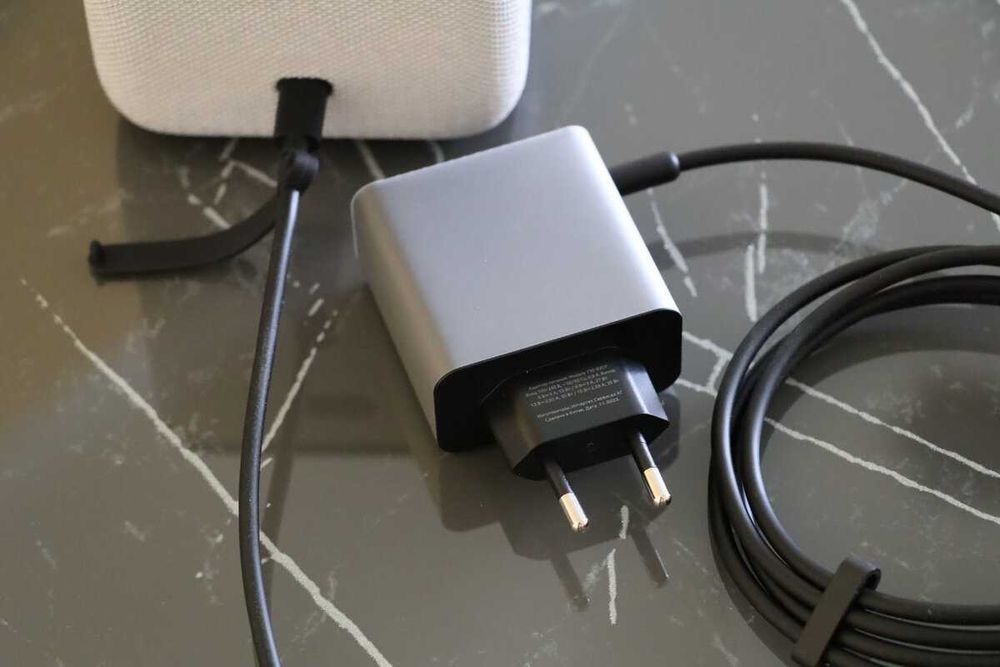 ПРОДАМ Умная колонка Яндекс Станция Миди 24WATT. Состояние Идеальное