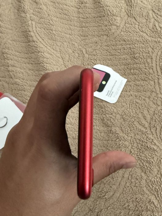 IPhone se gen2 2020год