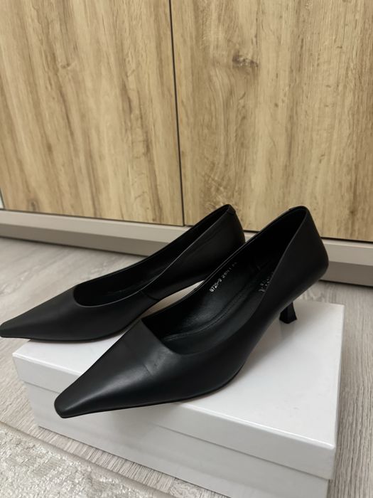 Продам женские туфли