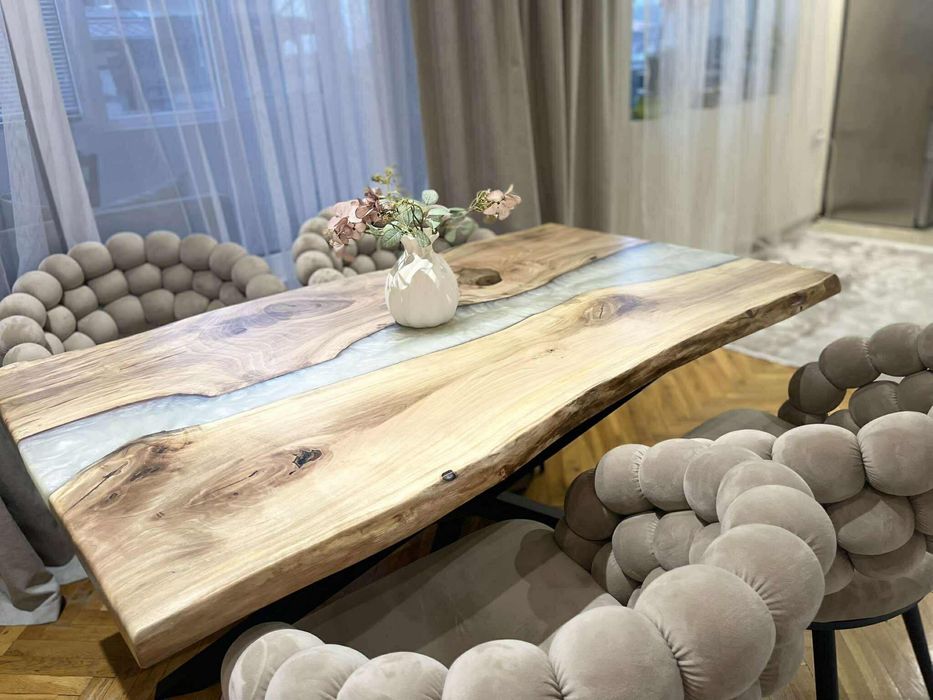 Плотове за трапезна маса от дърво и епоксидна смола