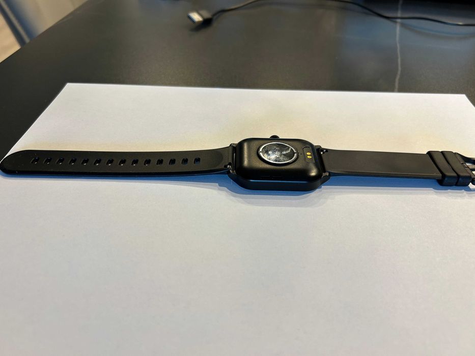 Смарт часовник с измерване на кръвно налягане, пулс, сън, известия-отлично състояние