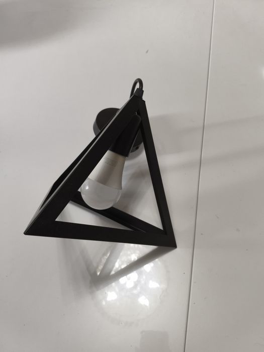 Люстра с лампы..