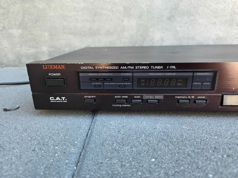 Tuner Luxman T-111L