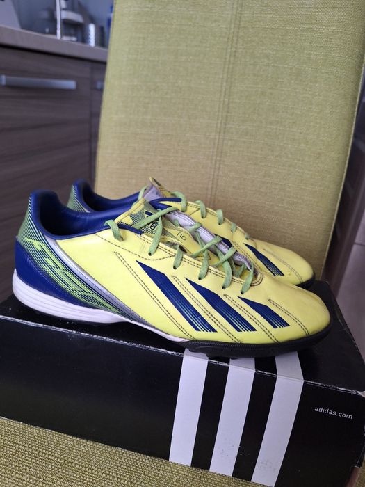 Vând Adidas F10 Pantofi fotbal