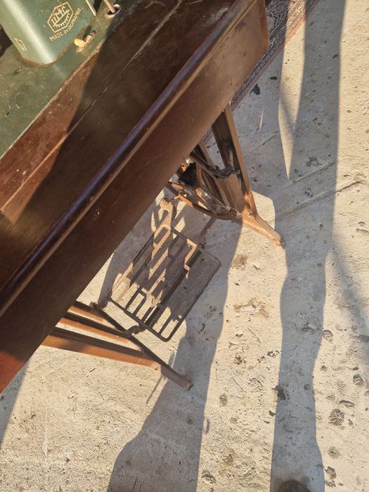 Masina de cusut veche