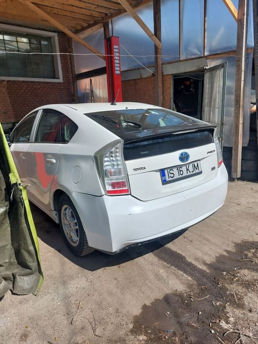 Toyota prius hybrid 2012