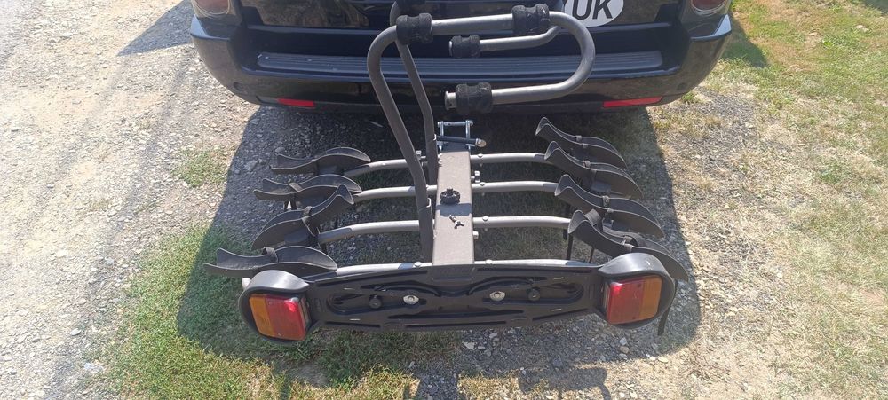 Suport pentru 4 biciclete