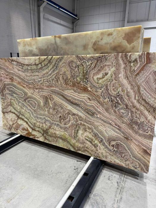 Plăci și lastre din piatră naturală – Marmură / Travertin / Granit