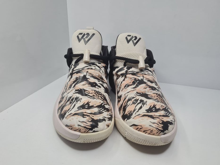 Кецове Air Jordan Westbrook 

Чисто нови с кутия.

Размер 38.5 стелка