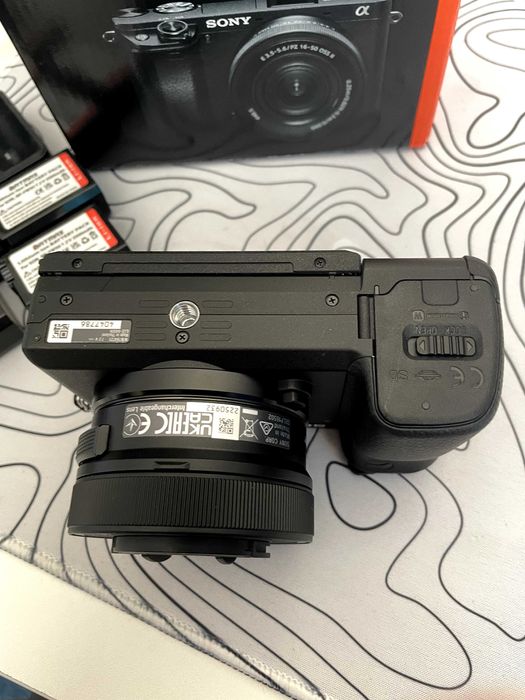 Sony A6400 + обектив Sony SEL 16-50mm f/3.5-5.6 P