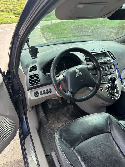Mitsubishi grandis