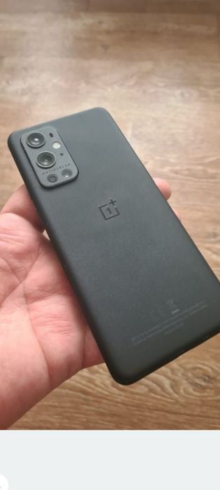 One Plus 9Pro . 256Gb 12Gb dualsim 4500mah 65W