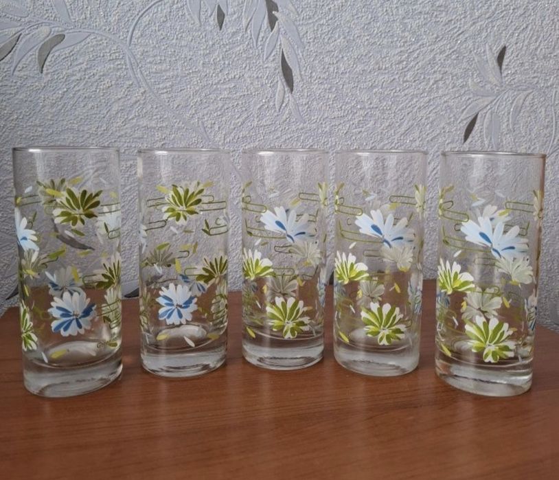 Бокалы для сока и рюмки