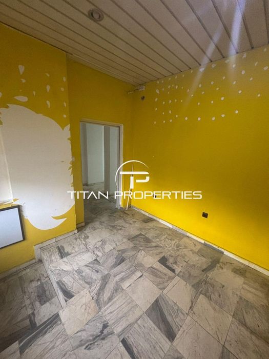 Дава се под наем Магазин в Бургас, Братя Миладинови - 35 кв.м за 398.82 € - Снимка #1