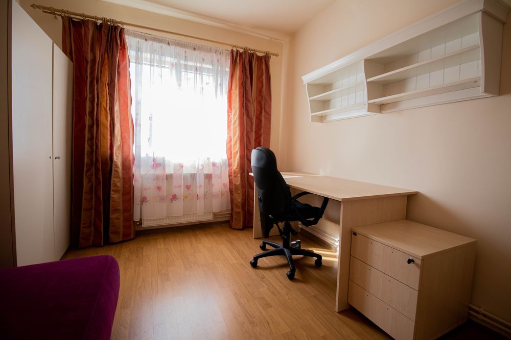 Proprietar , inchiriez ap 3 cam dec  Zorilor, str.Luceafarului